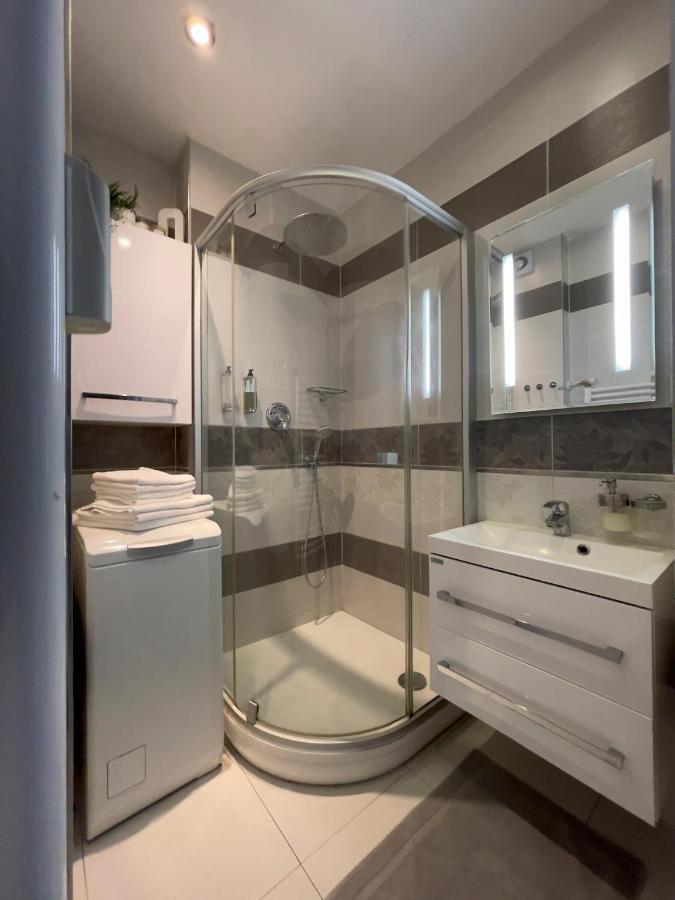 Sweet Home By Zoom Apartments Bratislava Luaran gambar