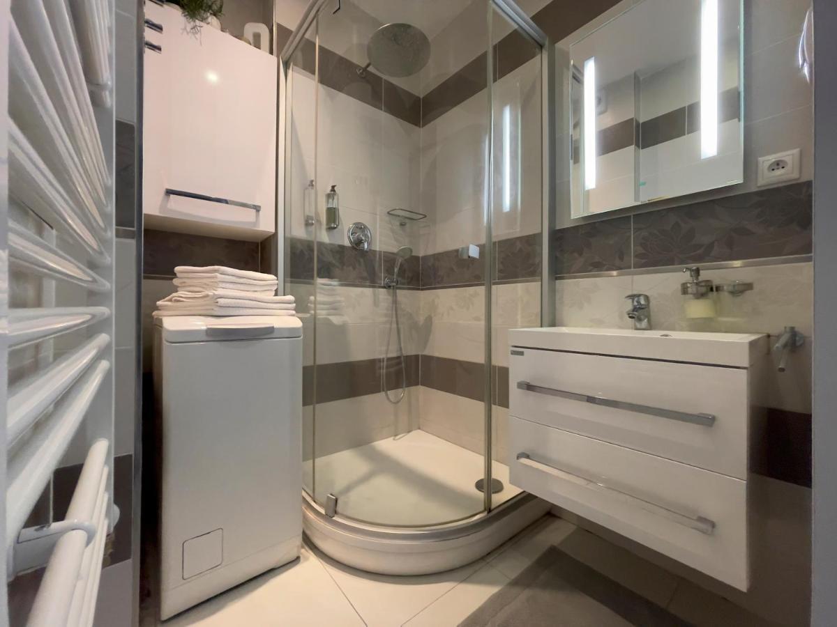 Sweet Home By Zoom Apartments Bratislava Luaran gambar